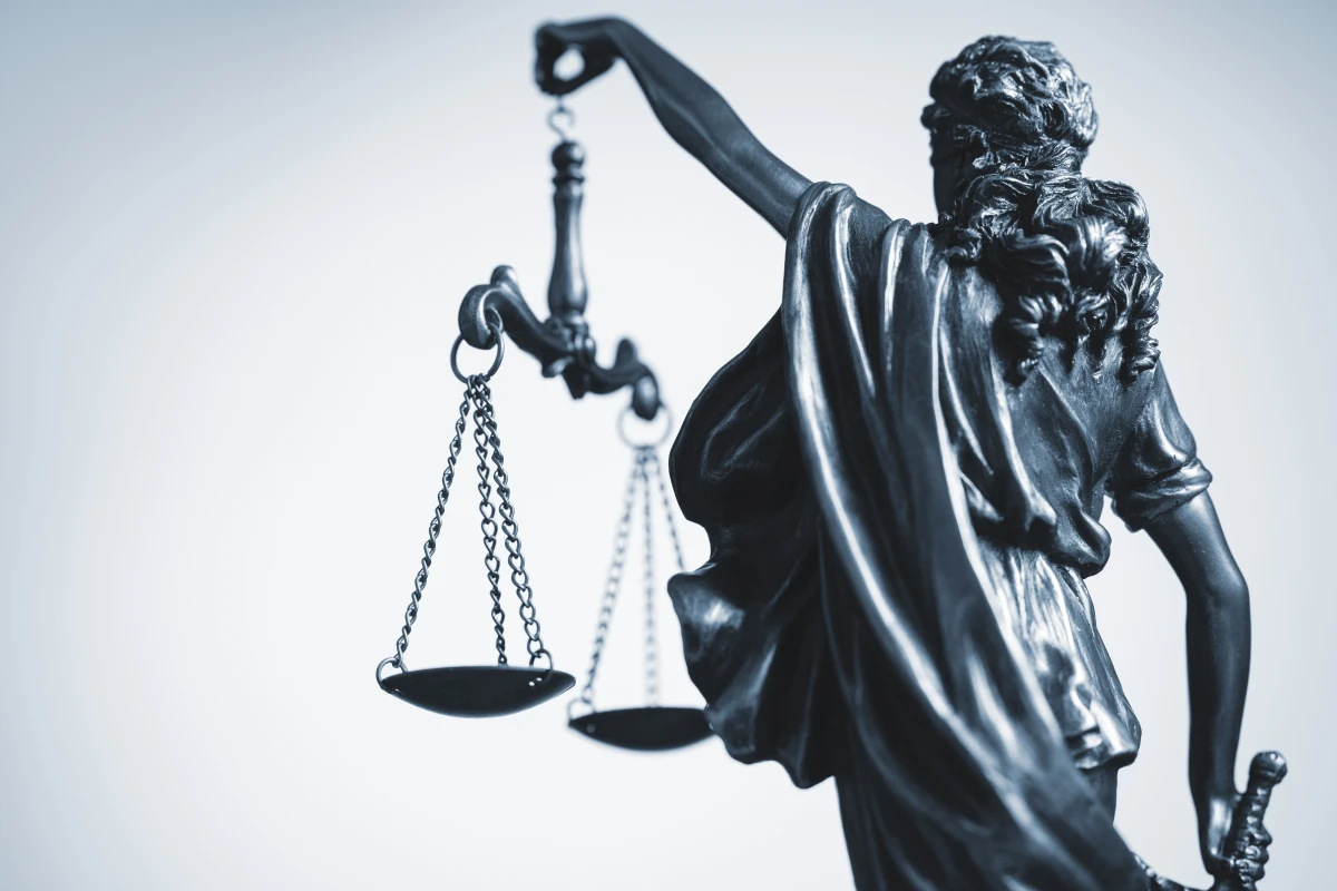 La justice en péril : Quand l'équité des procès et l'indépendance judiciaire sont menacées