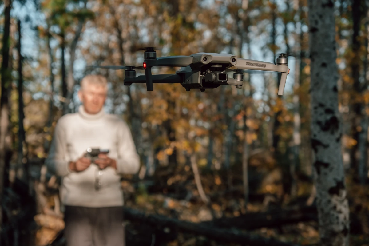 La régulation des drones militaires en droit international : un défi juridique et éthique
